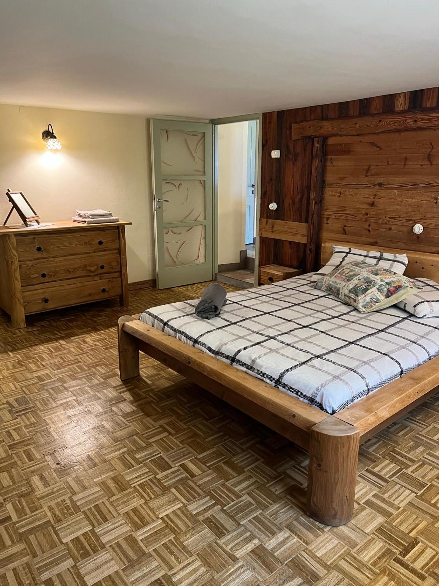 Profumo Di Legno Apartment Aosta Luaran gambar