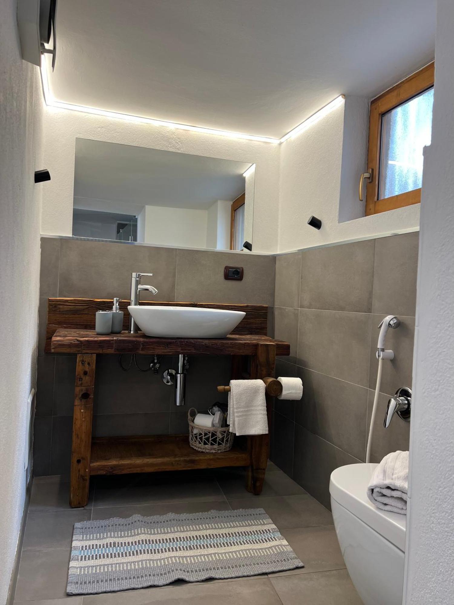 Profumo Di Legno Apartment Aosta Luaran gambar
