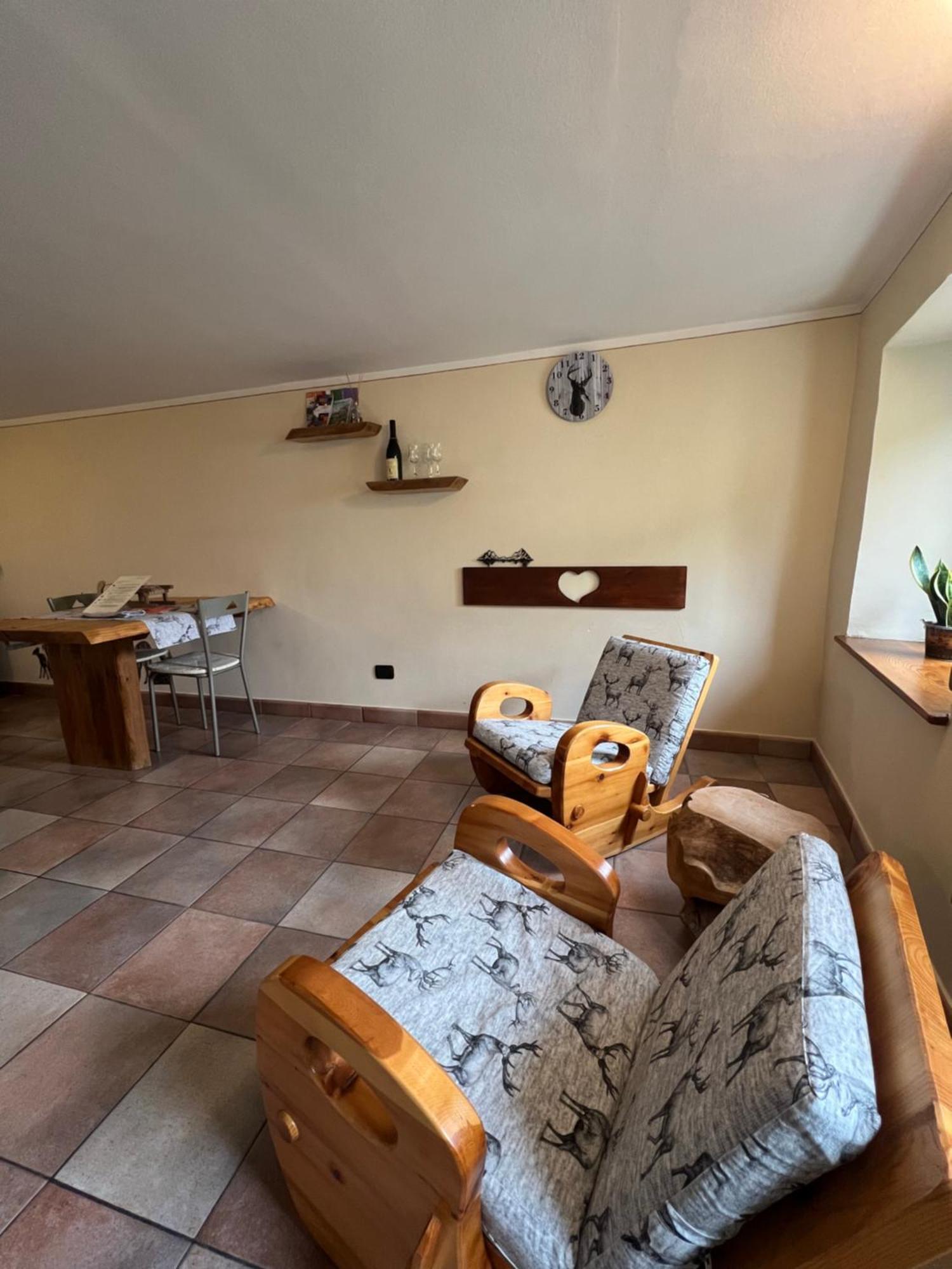 Profumo Di Legno Apartment Aosta Luaran gambar