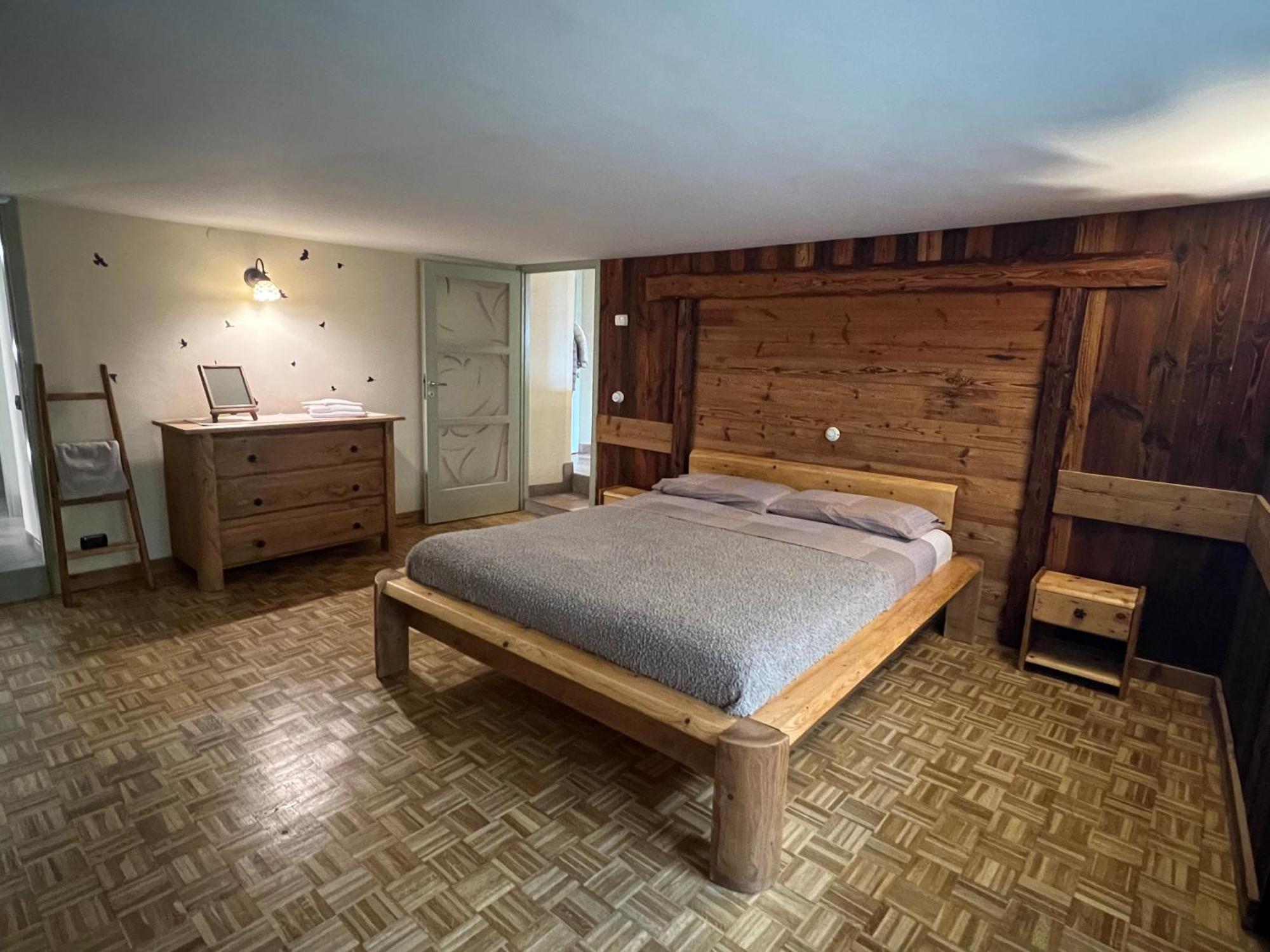 Profumo Di Legno Apartment Aosta Luaran gambar